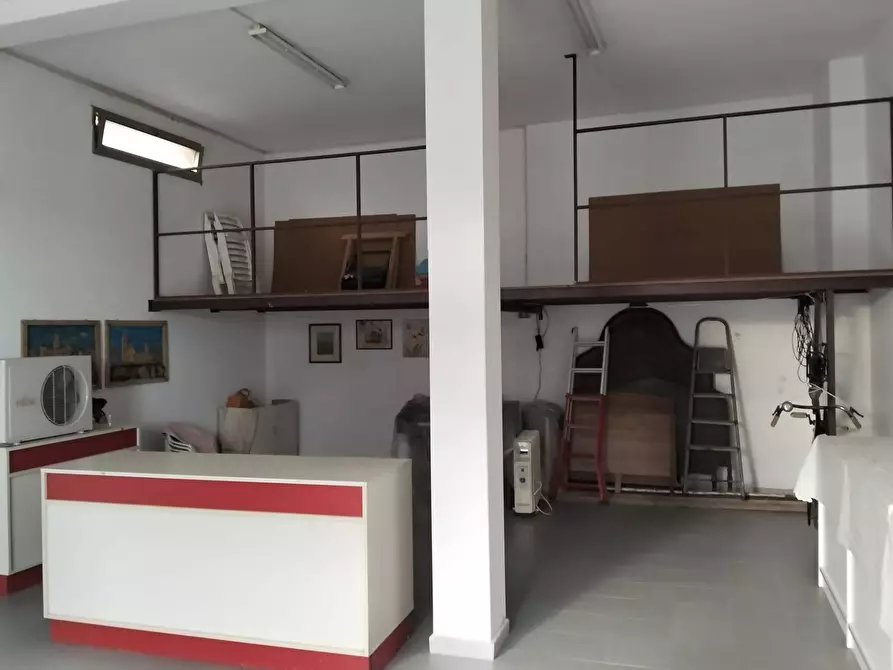 Immagine 2 di Locale commerciale in vendita  in Via Nazionale a Nuraminis