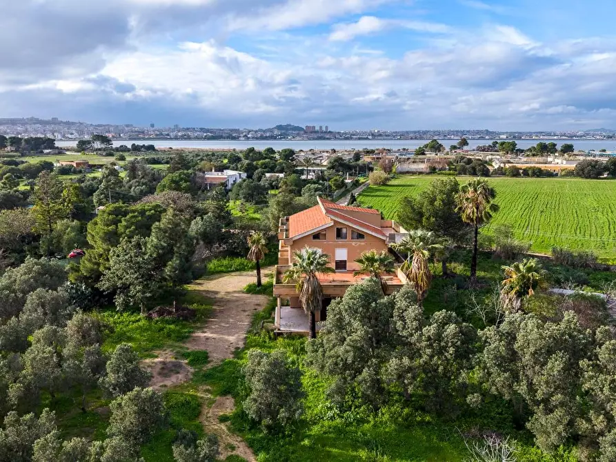 Immagine 22 di Villa in vendita  in Via Delle Acacie a Cagliari