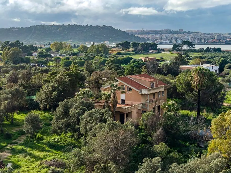 Immagine 26 di Villa in vendita  in Via Delle Acacie a Cagliari