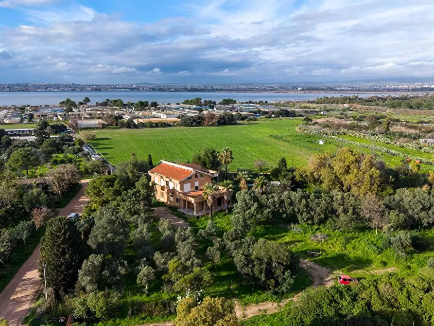 Immagine 30 di Villa in vendita  in Via Delle Acacie a Cagliari