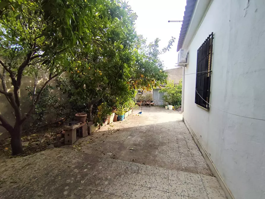 Immagine 11 di Casa indipendente in vendita  in Via Verdi a Nuraminis