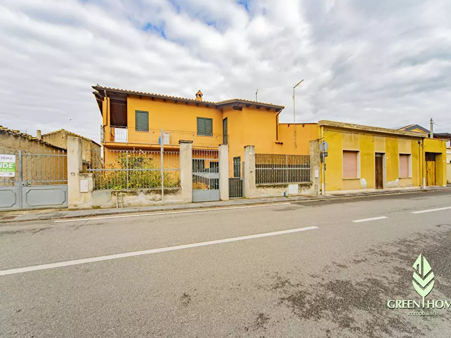 Immagine 1 di Casa semindipendente in vendita  in Via Roma a Guasila