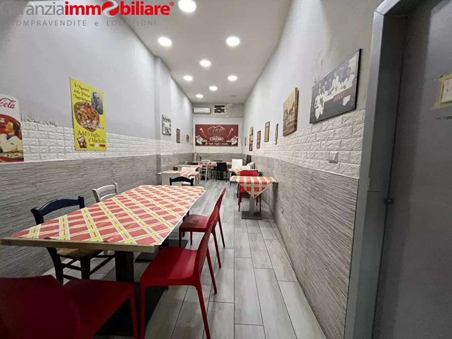 Immagine 9 di Locale commerciale in vendita  in calata capodichino 34 a Napoli