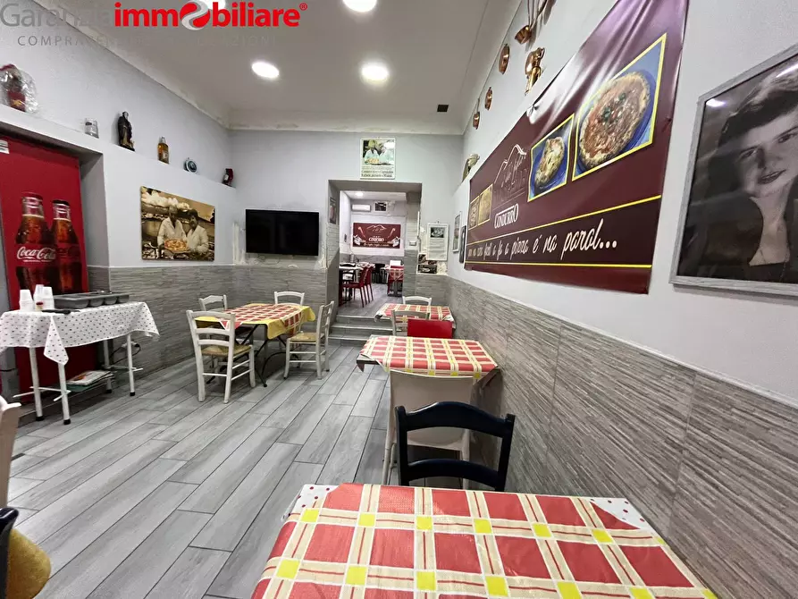 Immagine 11 di Locale commerciale in vendita  in calata capodichino 34 a Napoli