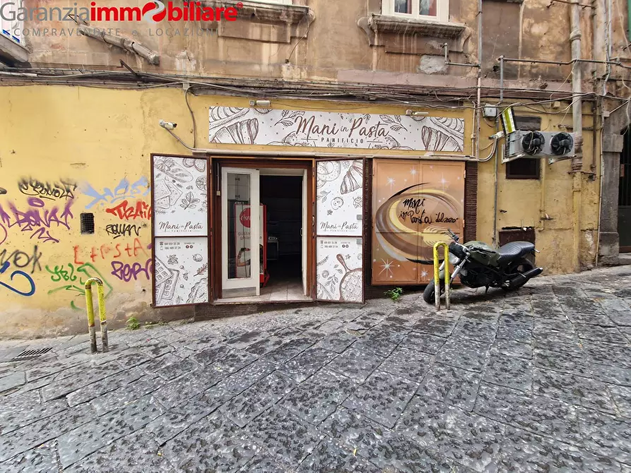 Immagine 1 di Locale commerciale in affitto  in via stella 55 a Napoli