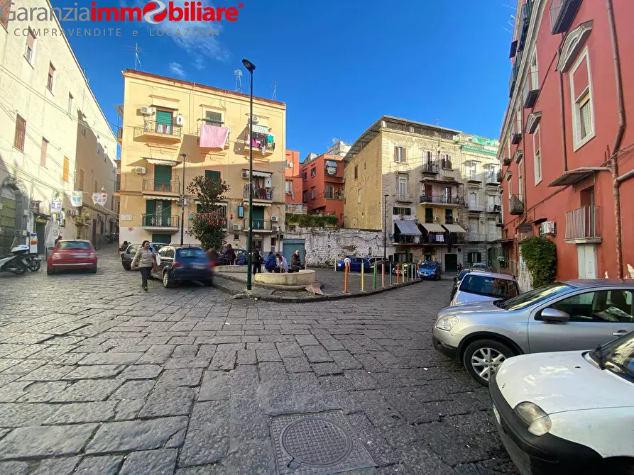 Immagine 1 di Appartamento in vendita  in Via San Severo A Capodimonte a Napoli