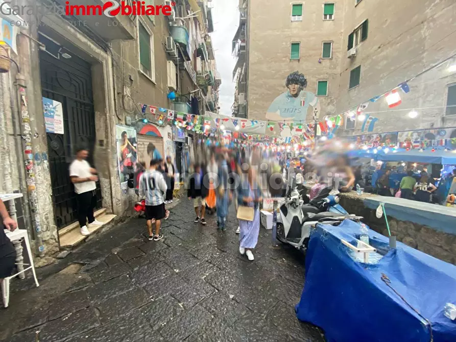 Immagine 3 di Appartamento in vendita  in Vico Taverna Penta a Napoli