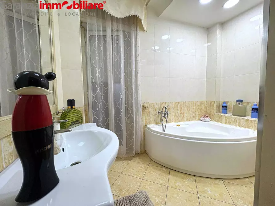 Immagine 12 di Appartamento in vendita  in Via Gherardo Marone a Napoli