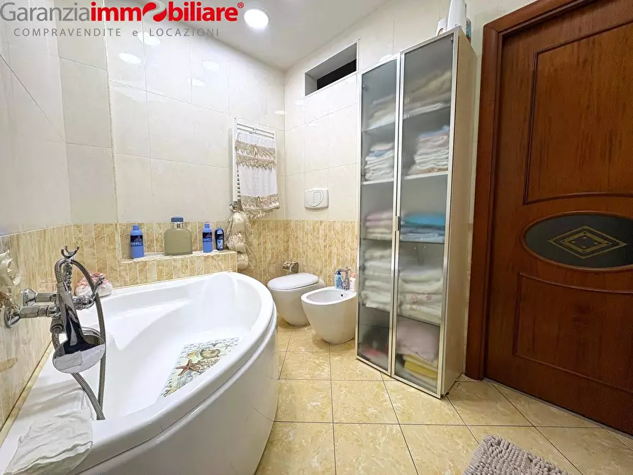 Immagine 13 di Appartamento in vendita  in Via Gherardo Marone a Napoli