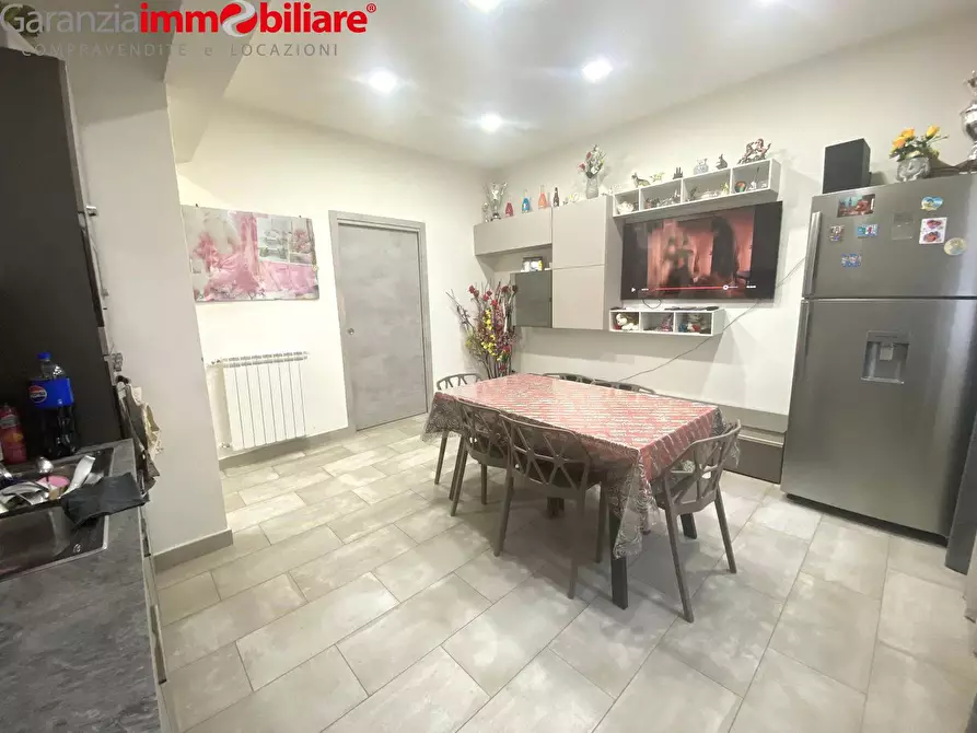 Immagine 1 di Appartamento in vendita  in via stadera a Napoli