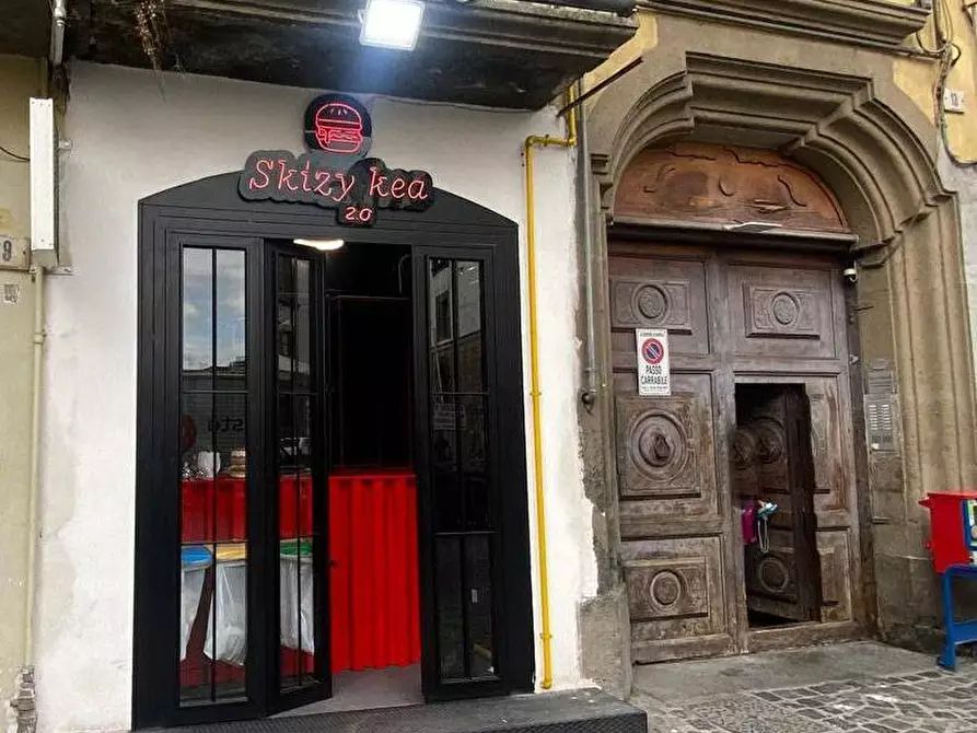 Immagine 6 di Locale commerciale in vendita  in Via Concezio Muzii a Napoli