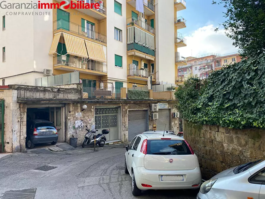 Immagine 40 di Appartamento in vendita  in Via Consalvo a Napoli