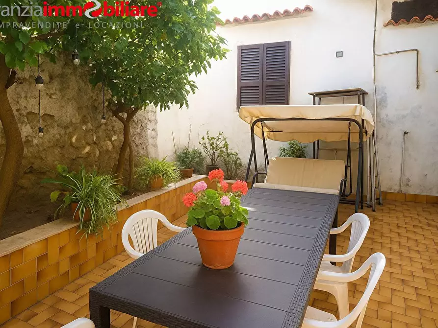 Immagine 1 di Appartamento in vendita  in Via Della Veterinaria a Napoli