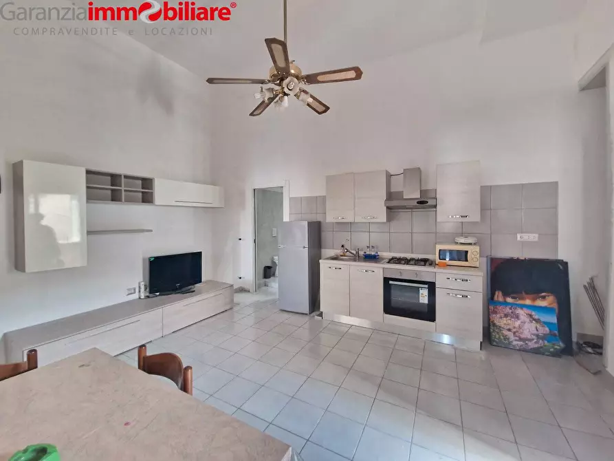 Immagine 1 di Appartamento in vendita  in Via Cesare Rosaroll a Napoli