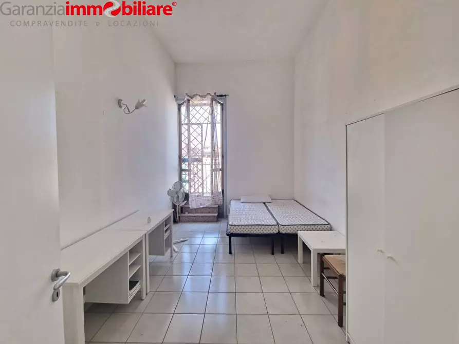 Immagine 5 di Appartamento in vendita  in Via Cesare Rosaroll a Napoli