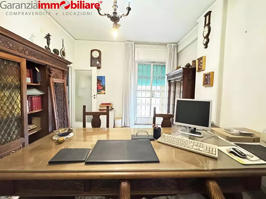 Immagine 2 di Appartamento in vendita  in Via Marco Aurelio Severino a Napoli