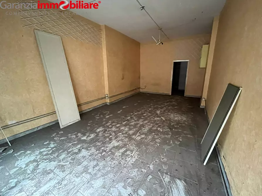 Immagine 4 di Locale commerciale in vendita  in via cupa della vedova a Napoli