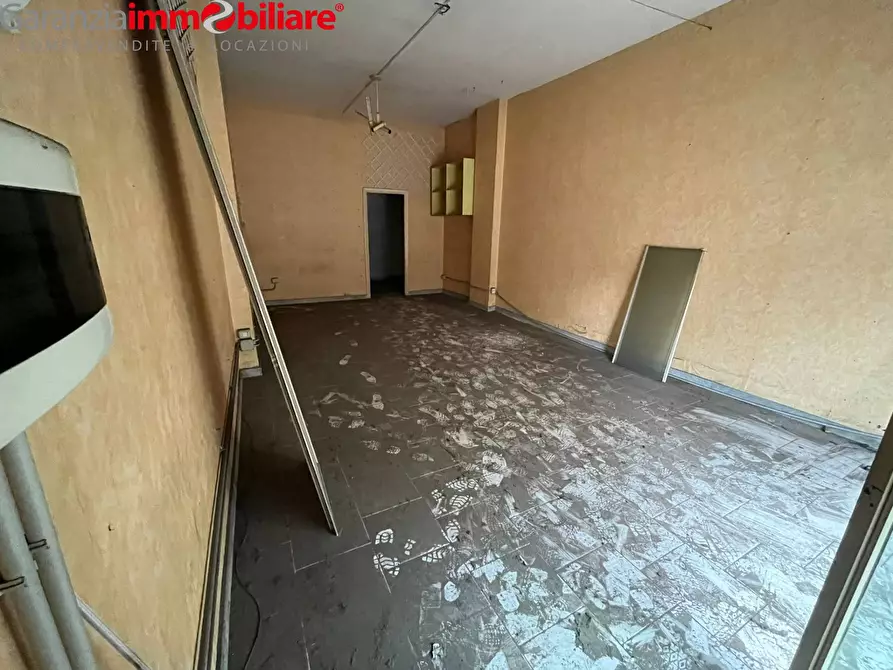 Immagine 5 di Locale commerciale in vendita  in via cupa della vedova a Napoli