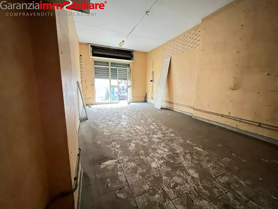 Immagine 7 di Locale commerciale in vendita  in via cupa della vedova a Napoli