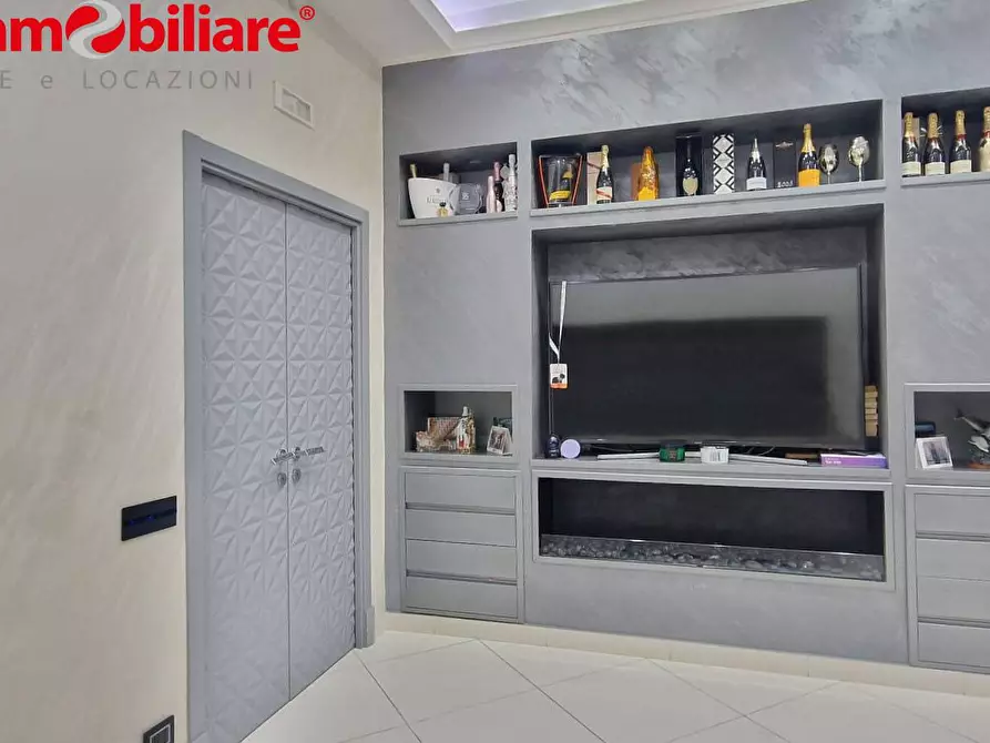 Immagine 1 di Appartamento in vendita  in Via Arenaccia a Napoli