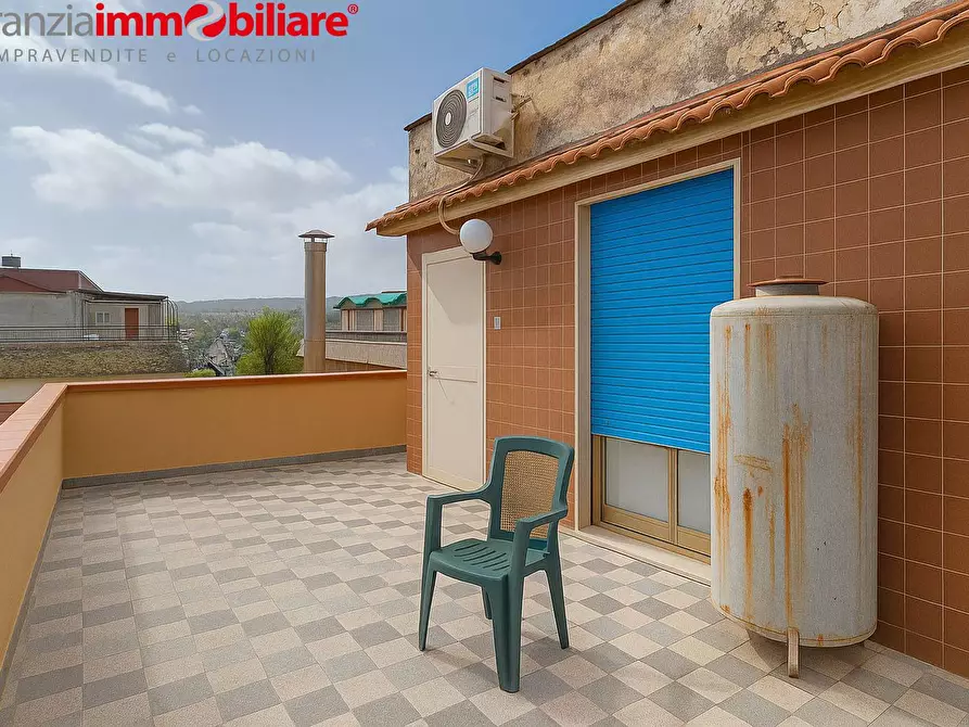 Immagine 9 di Appartamento in vendita  in via miano a Napoli