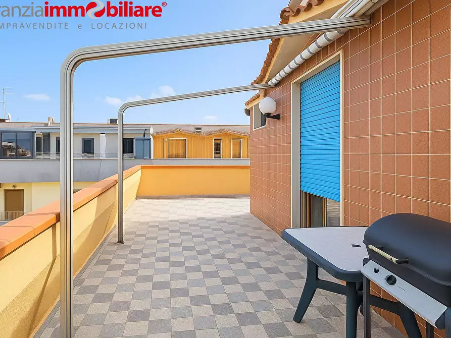 Immagine 10 di Appartamento in vendita  in via miano a Napoli