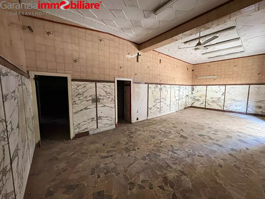 Immagine 7 di Locale commerciale in vendita  in Via Giuseppe Zurlo a Napoli