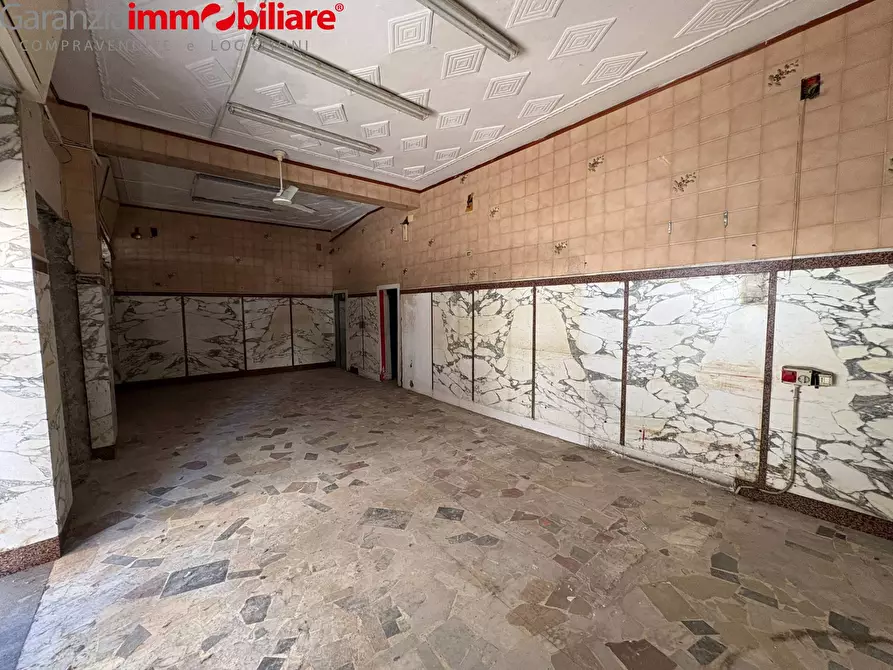 Immagine 8 di Locale commerciale in vendita  in Via Giuseppe Zurlo a Napoli