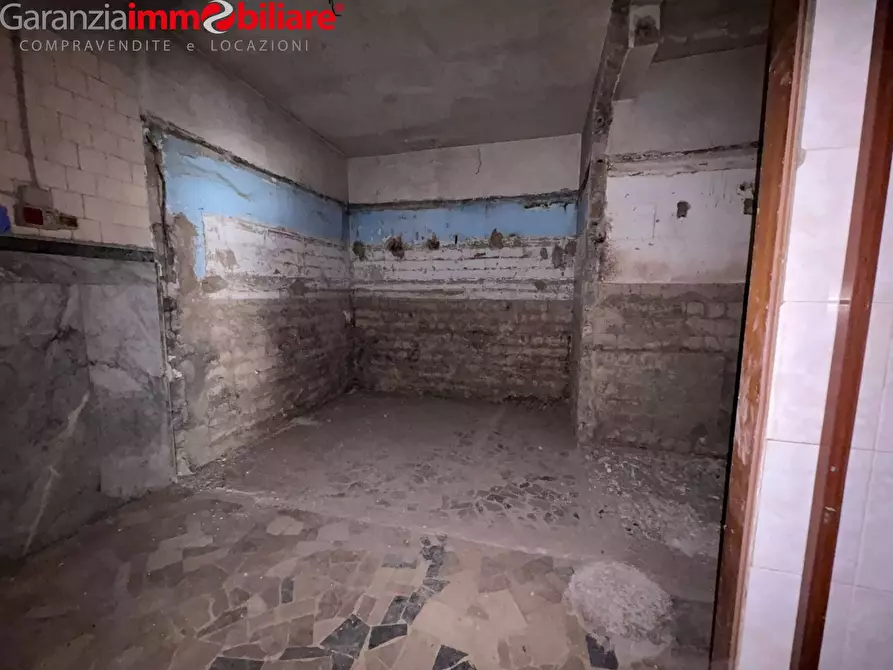 Immagine 11 di Locale commerciale in vendita  in Via Giuseppe Zurlo a Napoli