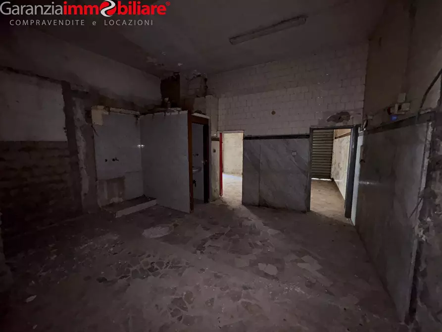 Immagine 12 di Locale commerciale in vendita  in Via Giuseppe Zurlo a Napoli
