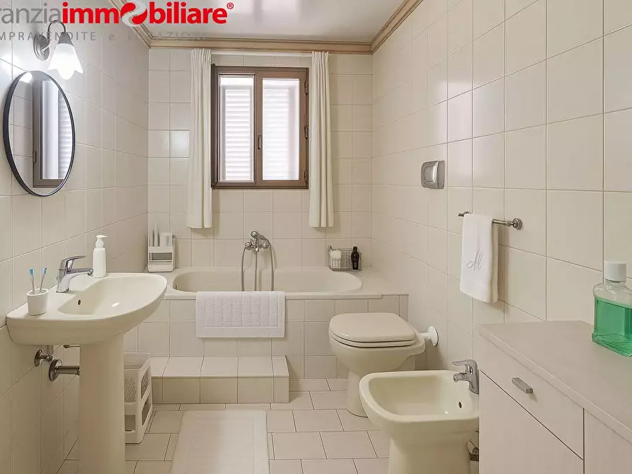 Immagine 10 di Appartamento in vendita  in nicola nicolini a Napoli