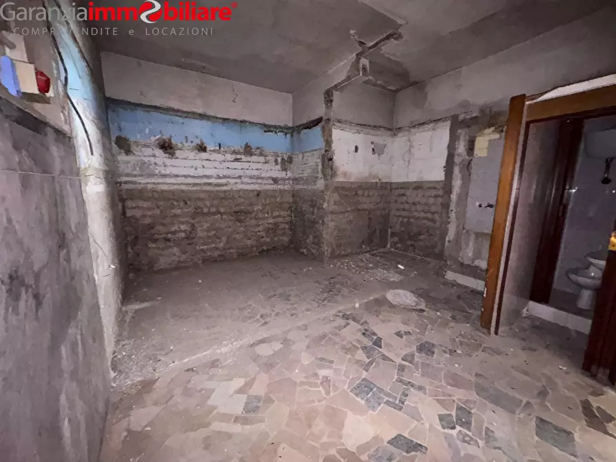 Immagine 8 di Locale commerciale in vendita  in via giuseppe zurlo a Napoli