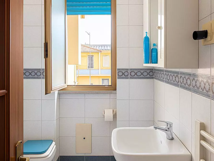 Immagine 7 di Appartamento in vendita  in via miano a Napoli