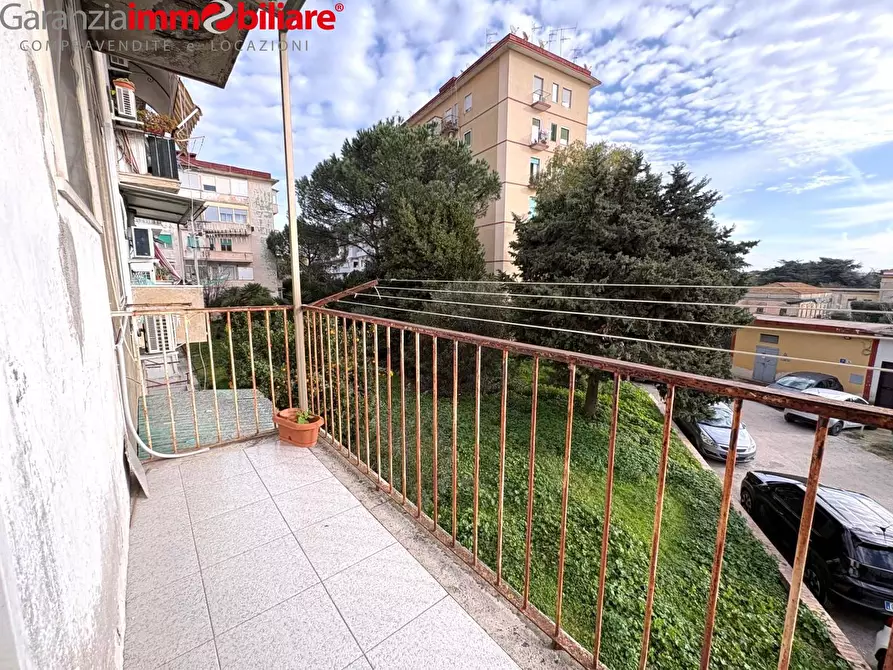 Immagine 7 di Appartamento in vendita  in Calata Capodichino a Napoli