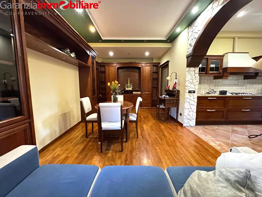 Immagine 4 di Appartamento in vendita  in Calata Capodichino a Napoli