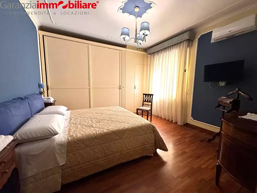 Immagine 11 di Appartamento in vendita  in Calata Capodichino a Napoli