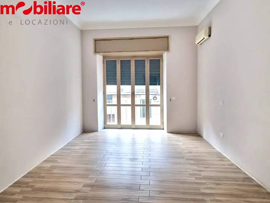 Immagine 1 di Appartamento in affitto  in via vittorio veneto a Napoli