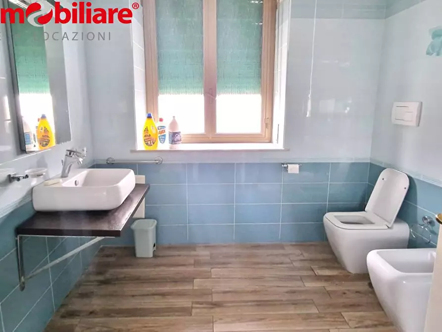 Immagine 7 di Appartamento in affitto  in via vittorio veneto a Napoli