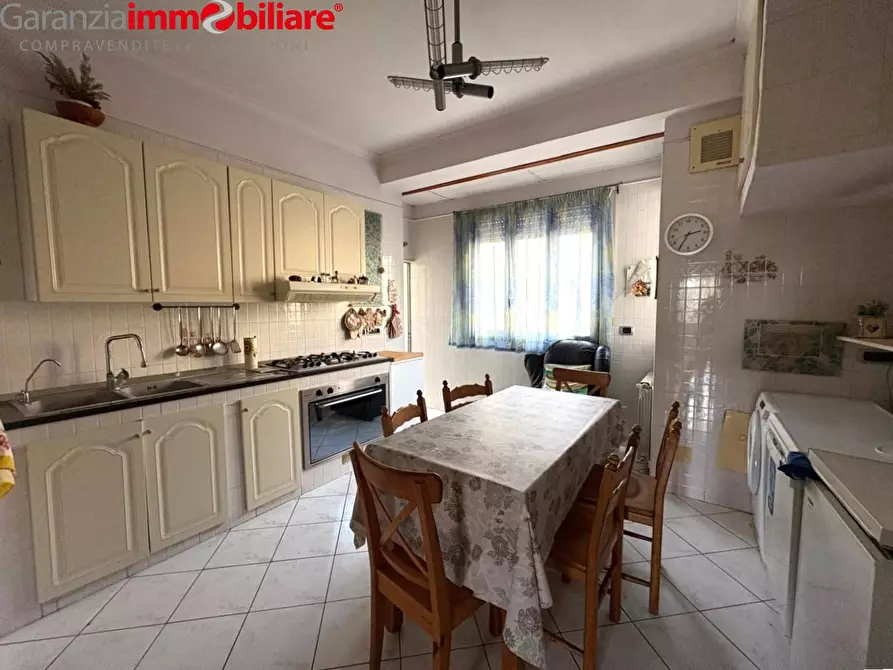 Immagine 1 di Appartamento in vendita  in Calata Capodichino a Napoli