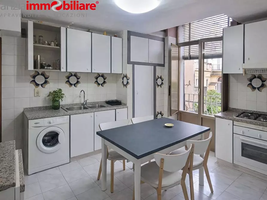 Immagine 1 di Appartamento in vendita  in Vico Paradiso Alla Salute a Napoli