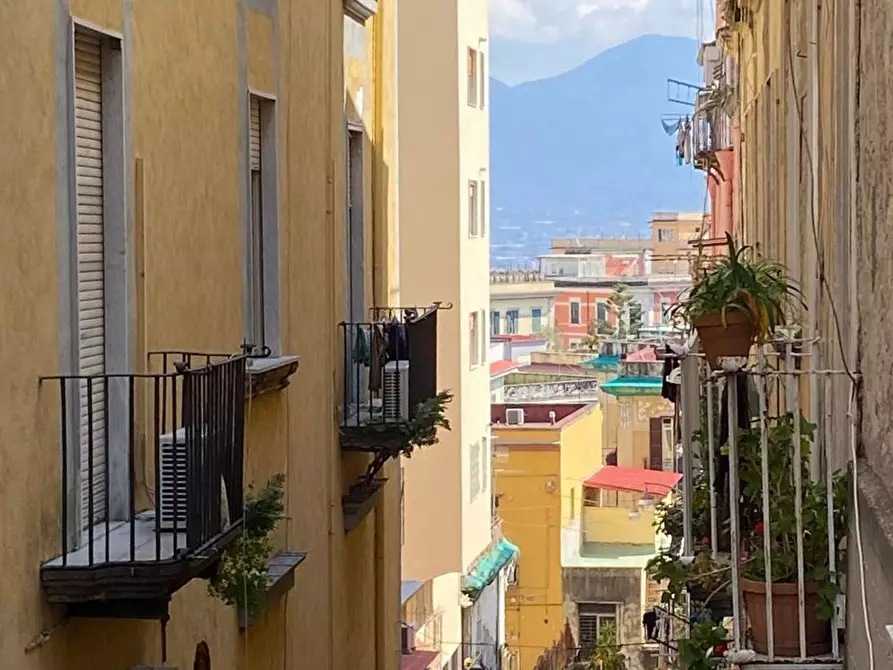 Immagine 22 di Appartamento in vendita  in Vico Paradiso Alla Salute a Napoli