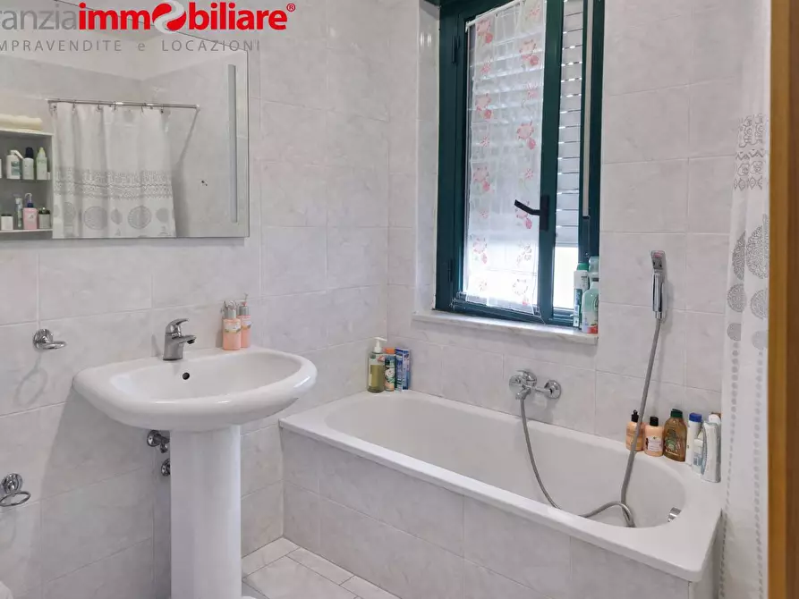 Immagine 9 di Appartamento in vendita  in via prima traversa antica giardini a Giugliano In Campania