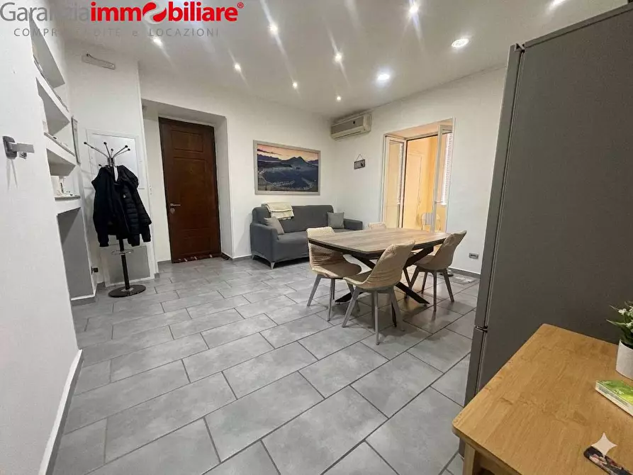 Immagine 1 di Appartamento in vendita  in Calata Capodichino a Napoli