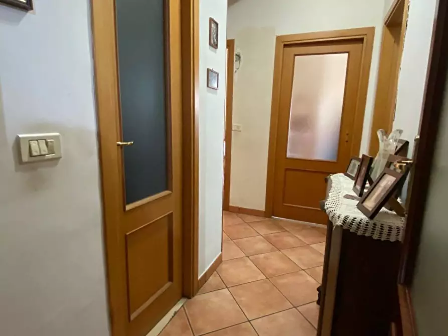 Immagine 11 di Appartamento in vendita  in Via Alessandro Telesino a Napoli