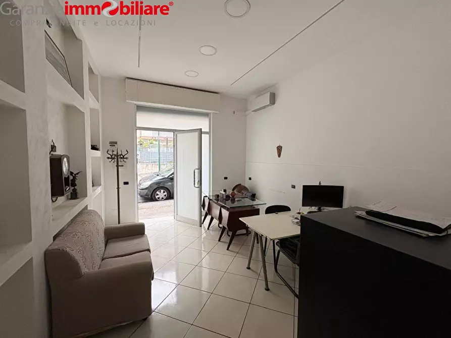 Immagine 1 di Appartamento in vendita  in via cupa capodichino a Napoli