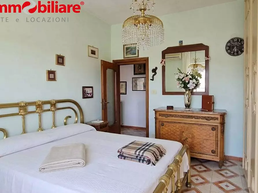 Immagine 5 di Appartamento in vendita  in via marco aurelio severino a Napoli