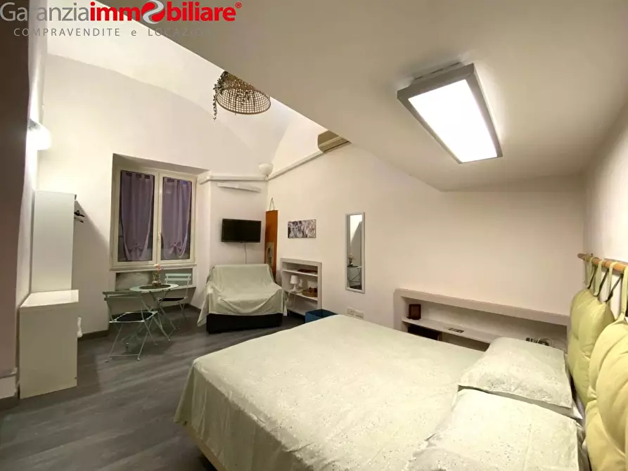 Immagine 3 di Appartamento in vendita  in Via Monte Di Dio a Napoli