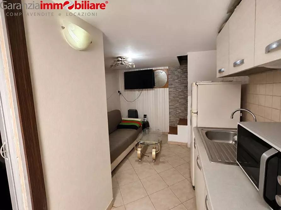 Immagine 3 di Appartamento in vendita  in Via Santi Giovanni E Paolo a Napoli