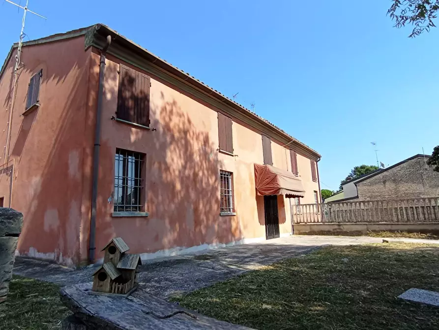 Immagine 1 di Villa in vendita  in Via Del Passo a Ferrara