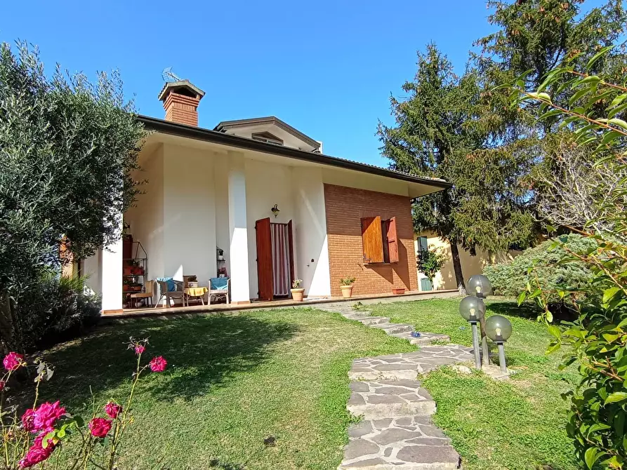 Immagine 1 di Villa in vendita  in Via Bertolda 38/c a Ferrara